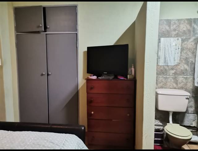 6 BEDROOM HOUSE FOR SALE IN OOS EINDE